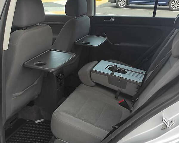 Серый Фольксваген Гольф, объемом двигателя 1.6 л и пробегом 250 тыс. км за 4800 $, фото 7 на Automoto.ua