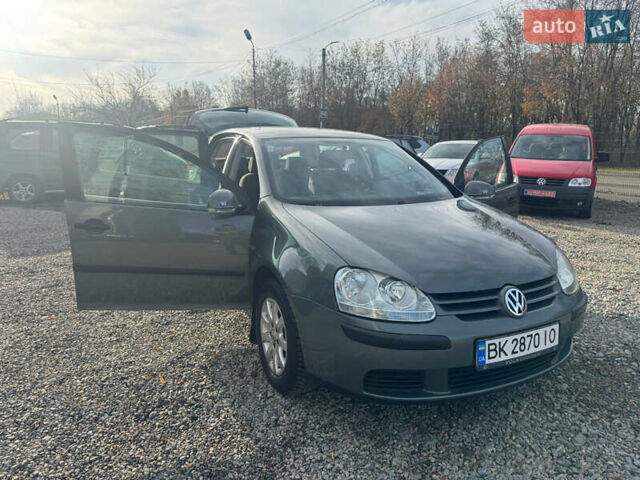 Серый Фольксваген Гольф, объемом двигателя 1.6 л и пробегом 180 тыс. км за 5900 $, фото 42 на Automoto.ua