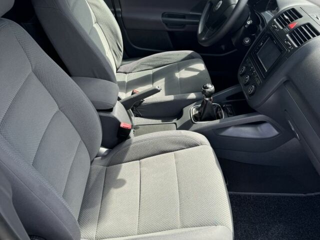 Сірий Фольксваген Гольф, об'ємом двигуна 1.6 л та пробігом 238 тис. км за 5700 $, фото 1 на Automoto.ua