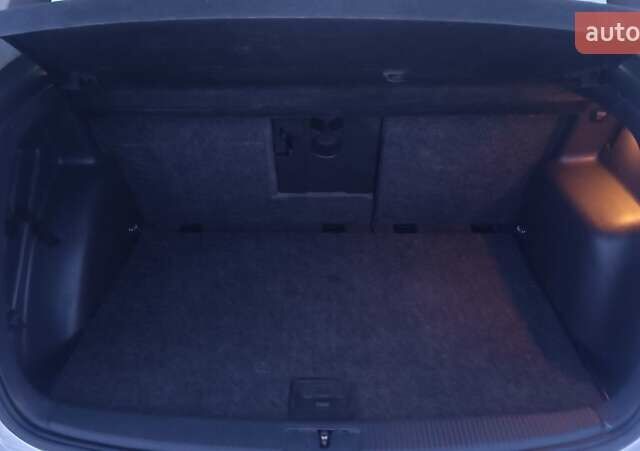 Сірий Фольксваген Гольф, об'ємом двигуна 1.6 л та пробігом 300 тис. км за 4300 $, фото 8 на Automoto.ua