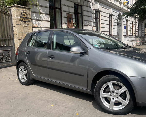 Фольксваген Гольф 2005 у Івано-Франківську на Automoto.ua Сірий Фольксваген Гольф, об'ємом двигуна 1.4 л та пробігом 222 тис. км за 6000 $, фото 2 на Automoto.ua