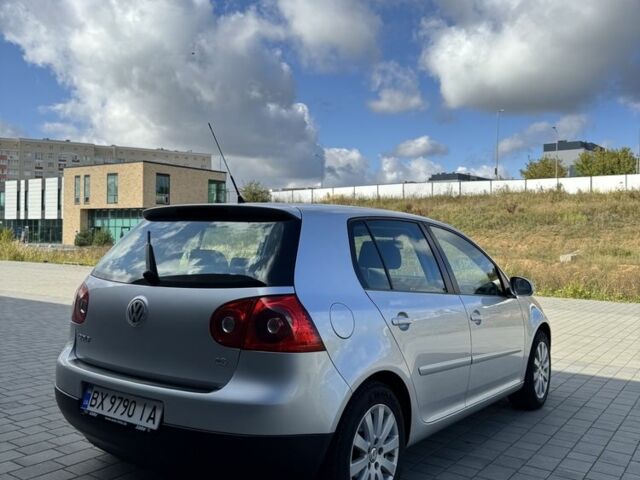 Серый Фольксваген Гольф, объемом двигателя 1.6 л и пробегом 225 тыс. км за 5600 $, фото 1 на Automoto.ua