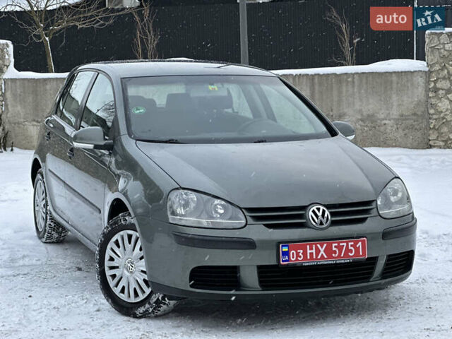 Серый Фольксваген Гольф, объемом двигателя 1.4 л и пробегом 251 тыс. км за 4999 $, фото 2 на Automoto.ua