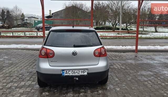 Серый Фольксваген Гольф, объемом двигателя 1.4 л и пробегом 282 тыс. км за 4500 $, фото 5 на Automoto.ua