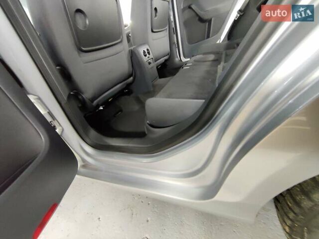 Серый Фольксваген Гольф, объемом двигателя 1.6 л и пробегом 185 тыс. км за 5800 $, фото 54 на Automoto.ua