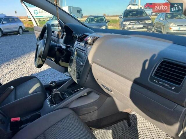 Сірий Фольксваген Гольф, об'ємом двигуна 1.6 л та пробігом 222 тис. км за 4990 $, фото 33 на Automoto.ua