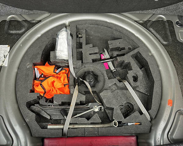 Серый Фольксваген Гольф, объемом двигателя 1.6 л и пробегом 202 тыс. км за 6300 $, фото 14 на Automoto.ua