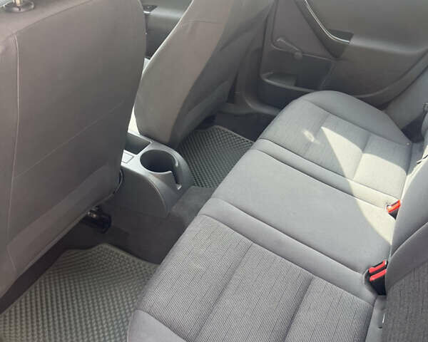 Фольксваген Гольф 2005 у Івано-Франківську на Automoto.ua Сірий Фольксваген Гольф, об'ємом двигуна 1.4 л та пробігом 222 тис. км за 6000 $, фото 11 на Automoto.ua