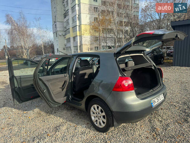 Серый Фольксваген Гольф, объемом двигателя 1.6 л и пробегом 180 тыс. км за 5900 $, фото 44 на Automoto.ua