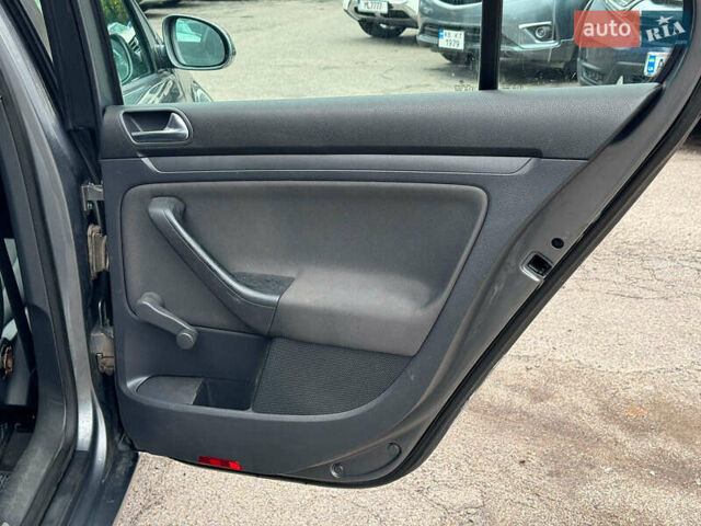 Серый Фольксваген Гольф, объемом двигателя 1.4 л и пробегом 271 тыс. км за 5190 $, фото 17 на Automoto.ua