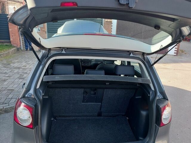 Серый Фольксваген Гольф, объемом двигателя 1.6 л и пробегом 220 тыс. км за 4900 $, фото 6 на Automoto.ua