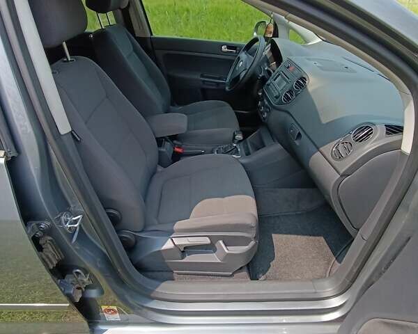 Серый Фольксваген Гольф, объемом двигателя 1.6 л и пробегом 273 тыс. км за 5600 $, фото 9 на Automoto.ua