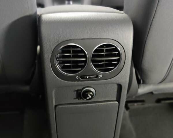 Сірий Фольксваген Гольф, об'ємом двигуна 1.6 л та пробігом 185 тис. км за 5800 $, фото 53 на Automoto.ua