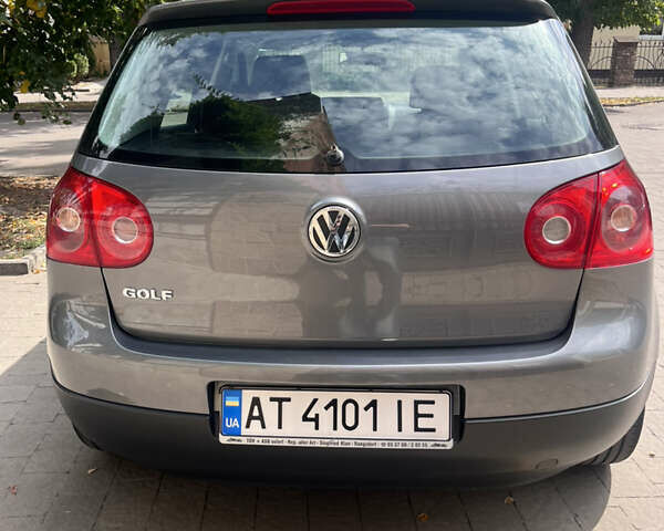 Фольксваген Гольф 2005 у Івано-Франківську на Automoto.ua Сірий Фольксваген Гольф, об'ємом двигуна 1.4 л та пробігом 222 тис. км за 6000 $, фото 4 на Automoto.ua