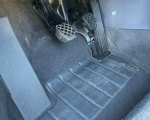 Серый Фольксваген Гольф, объемом двигателя 1.4 л и пробегом 202 тыс. км за 5600 $, фото 49 на Automoto.ua