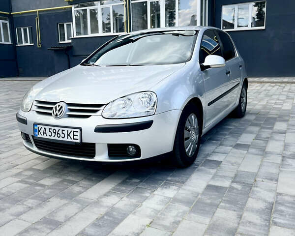 Серый Фольксваген Гольф, объемом двигателя 1.6 л и пробегом 287 тыс. км за 5800 $, фото 1 на Automoto.ua