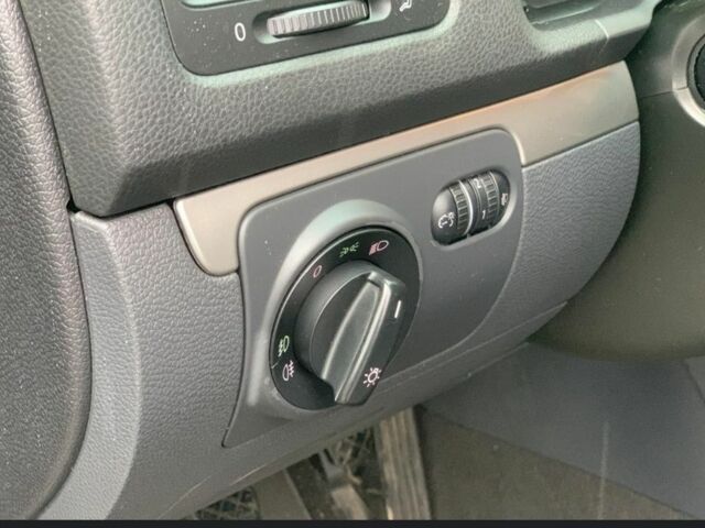 Фольксваген Гольф 2005 в Виннице на Automoto.ua Серый Фольксваген Гольф, объемом двигателя 2 л и пробегом 185 тыс. км за 5700 $, фото 1 на Automoto.ua