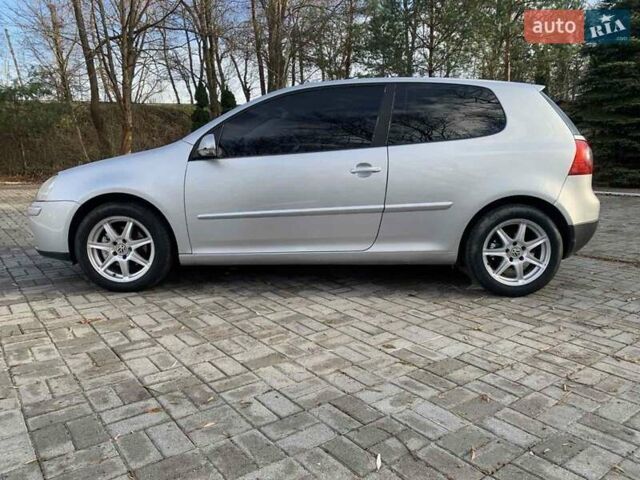 Серый Фольксваген Гольф, объемом двигателя 2 л и пробегом 330 тыс. км за 4999 $, фото 6 на Automoto.ua