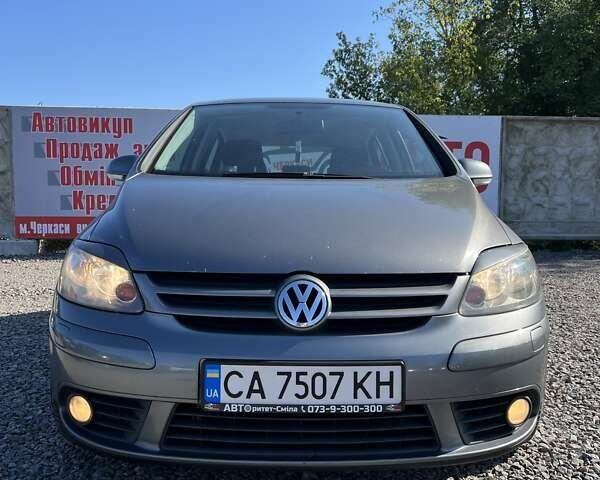 Серый Фольксваген Гольф, объемом двигателя 1.97 л и пробегом 217 тыс. км за 6800 $, фото 5 на Automoto.ua