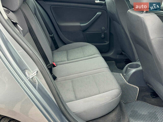 Серый Фольксваген Гольф, объемом двигателя 1.4 л и пробегом 271 тыс. км за 5190 $, фото 19 на Automoto.ua