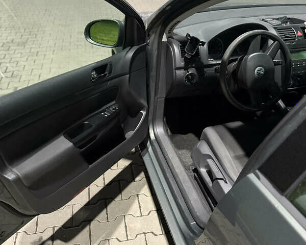 Серый Фольксваген Гольф, объемом двигателя 1.4 л и пробегом 273 тыс. км за 5200 $, фото 4 на Automoto.ua