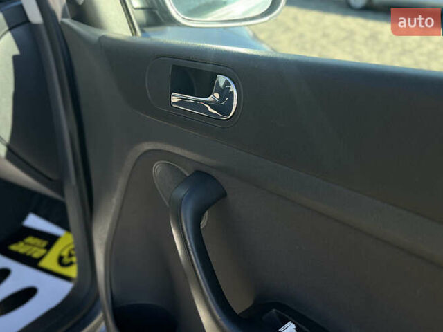 Сірий Фольксваген Гольф, об'ємом двигуна 1.39 л та пробігом 228 тис. км за 5800 $, фото 9 на Automoto.ua