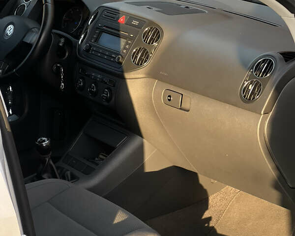 Фольксваген Гольф 2005 у Вінниці на Automoto.ua Сірий Фольксваген Гольф, об'ємом двигуна 1.97 л та пробігом 325 тис. км за 6900 $, фото 22 на Automoto.ua