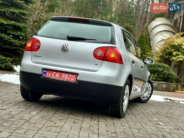 Серый Фольксваген Гольф, объемом двигателя 1.6 л и пробегом 178 тыс. км за 5790 $, фото 26 на Automoto.ua