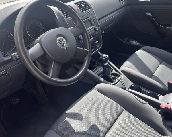 Фольксваген Гольф 2005 у Івано-Франківську на Automoto.ua Сірий Фольксваген Гольф, об'ємом двигуна 1.4 л та пробігом 222 тис. км за 6000 $, фото 10 на Automoto.ua