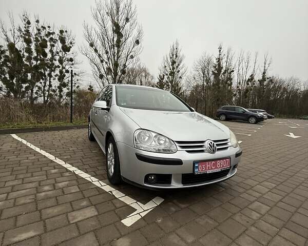 Серый Фольксваген Гольф, объемом двигателя 1.6 л и пробегом 181 тыс. км за 5500 $, фото 2 на Automoto.ua