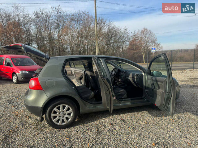 Серый Фольксваген Гольф, объемом двигателя 1.6 л и пробегом 180 тыс. км за 5900 $, фото 48 на Automoto.ua