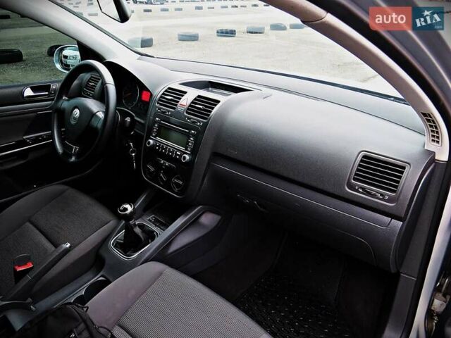Сірий Фольксваген Гольф, об'ємом двигуна 1.6 л та пробігом 226 тис. км за 5000 $, фото 13 на Automoto.ua