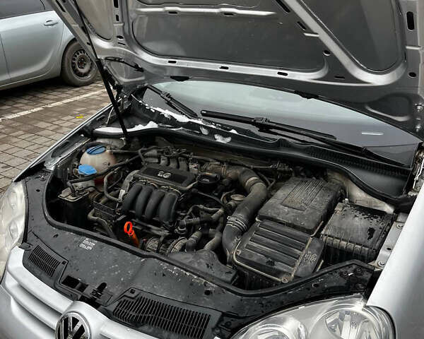 Сірий Фольксваген Гольф, об'ємом двигуна 1.6 л та пробігом 182 тис. км за 6000 $, фото 18 на Automoto.ua