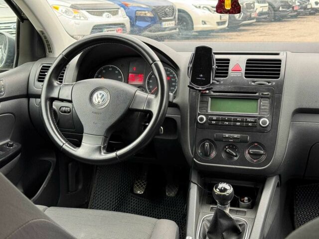 Серый Фольксваген Гольф, объемом двигателя 1.4 л и пробегом 271 тыс. км за 5090 $, фото 23 на Automoto.ua