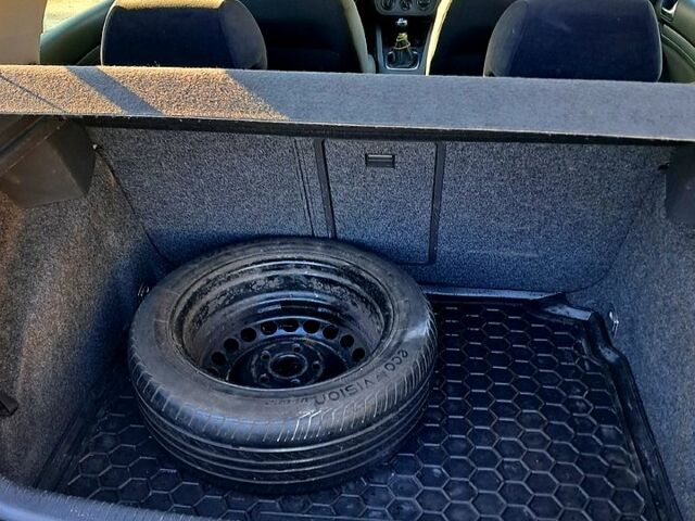 Сірий Фольксваген Гольф, об'ємом двигуна 1.4 л та пробігом 245 тис. км за 5500 $, фото 3 на Automoto.ua