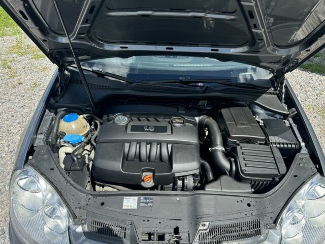 Сірий Фольксваген Гольф, об'ємом двигуна 1.6 л та пробігом 238 тис. км за 5700 $, фото 3 на Automoto.ua