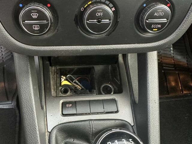 Серый Фольксваген Гольф, объемом двигателя 1.9 л и пробегом 380 тыс. км за 2550 $, фото 7 на Automoto.ua