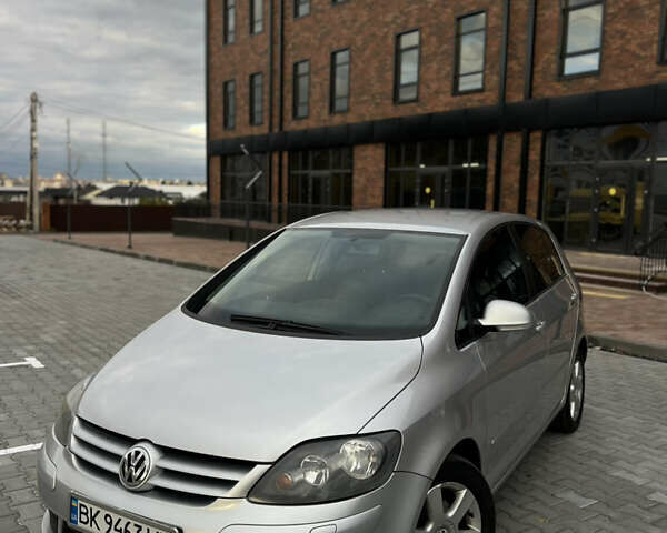Фольксваген Гольф 2005 у Вінниці на Automoto.ua Сірий Фольксваген Гольф, об'ємом двигуна 1.97 л та пробігом 325 тис. км за 6900 $, фото 1 на Automoto.ua