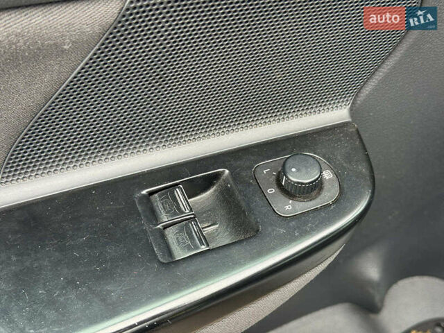 Серый Фольксваген Гольф, объемом двигателя 1.4 л и пробегом 271 тыс. км за 5190 $, фото 11 на Automoto.ua