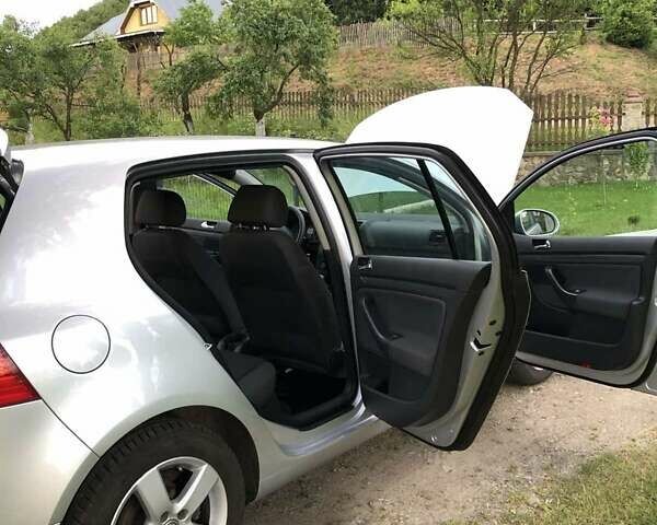 Серый Фольксваген Гольф, объемом двигателя 1.4 л и пробегом 190 тыс. км за 5000 $, фото 19 на Automoto.ua