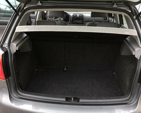 Серый Фольксваген Гольф, объемом двигателя 1.39 л и пробегом 200 тыс. км за 4700 $, фото 13 на Automoto.ua