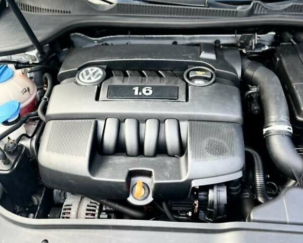 Серый Фольксваген Гольф, объемом двигателя 1.6 л и пробегом 285 тыс. км за 5900 $, фото 13 на Automoto.ua