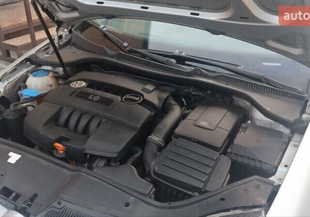 Серый Фольксваген Гольф, объемом двигателя 1.6 л и пробегом 242 тыс. км за 5150 $, фото 17 на Automoto.ua