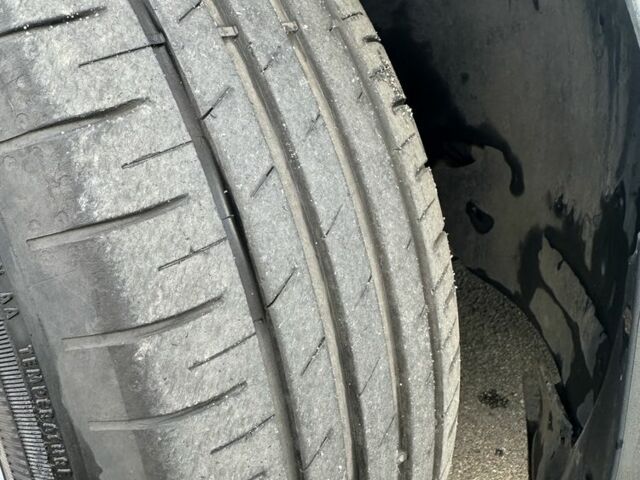 Сірий Фольксваген Гольф, об'ємом двигуна 1.6 л та пробігом 318 тис. км за 4550 $, фото 10 на Automoto.ua