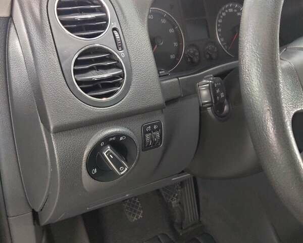 Сірий Фольксваген Гольф, об'ємом двигуна 1.6 л та пробігом 185 тис. км за 5800 $, фото 36 на Automoto.ua