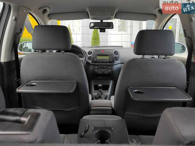 Серый Фольксваген Гольф, объемом двигателя 1.6 л и пробегом 250 тыс. км за 4800 $, фото 11 на Automoto.ua