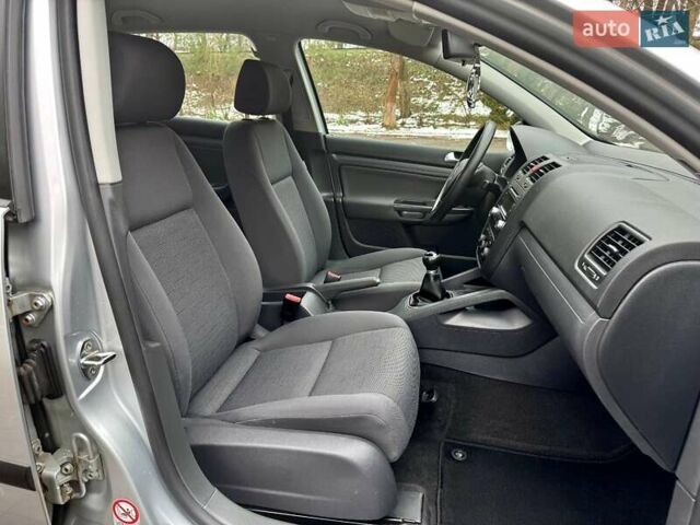 Серый Фольксваген Гольф, объемом двигателя 1.6 л и пробегом 178 тыс. км за 5790 $, фото 41 на Automoto.ua