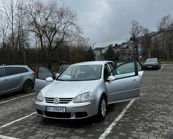 Сірий Фольксваген Гольф, об'ємом двигуна 1.6 л та пробігом 182 тис. км за 6000 $, фото 10 на Automoto.ua