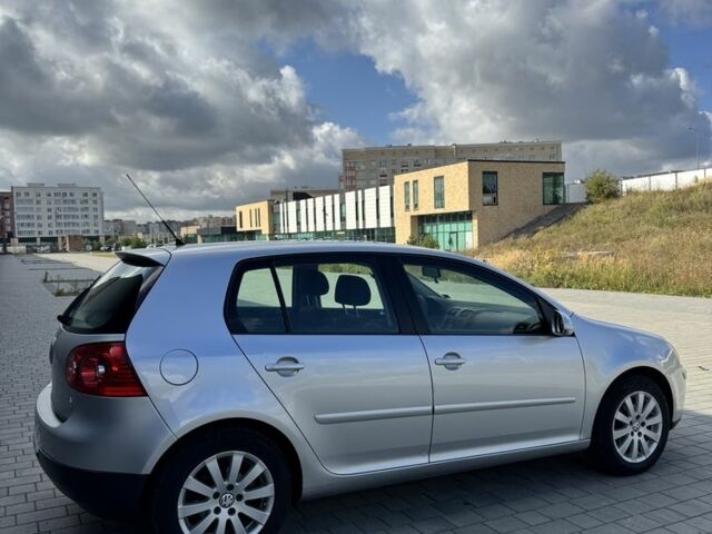 Серый Фольксваген Гольф, объемом двигателя 1.6 л и пробегом 225 тыс. км за 5600 $, фото 2 на Automoto.ua