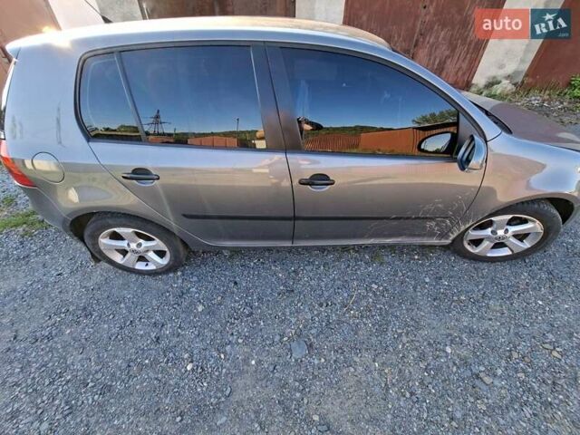 Сірий Фольксваген Гольф, об'ємом двигуна 1.6 л та пробігом 250 тис. км за 5700 $, фото 1 на Automoto.ua